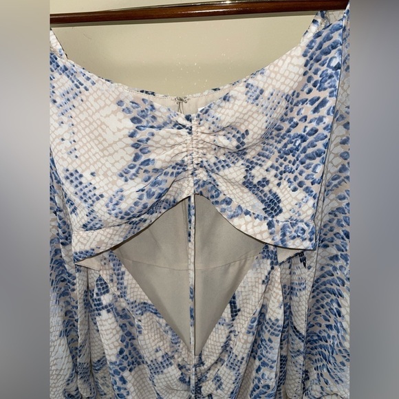 Olivaceous Blush Snake Cutout Dress Size Large - Picture 4 of 9